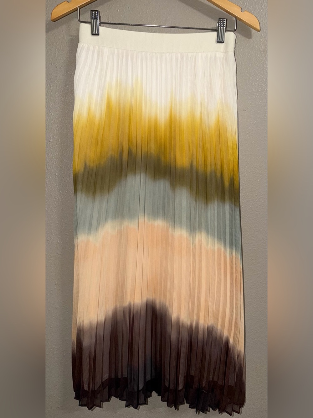 Simply Vera pleated ombré maxi skirt